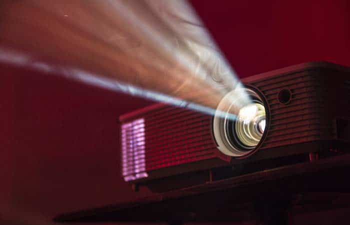 How To Choose The Best Outdoor Projector